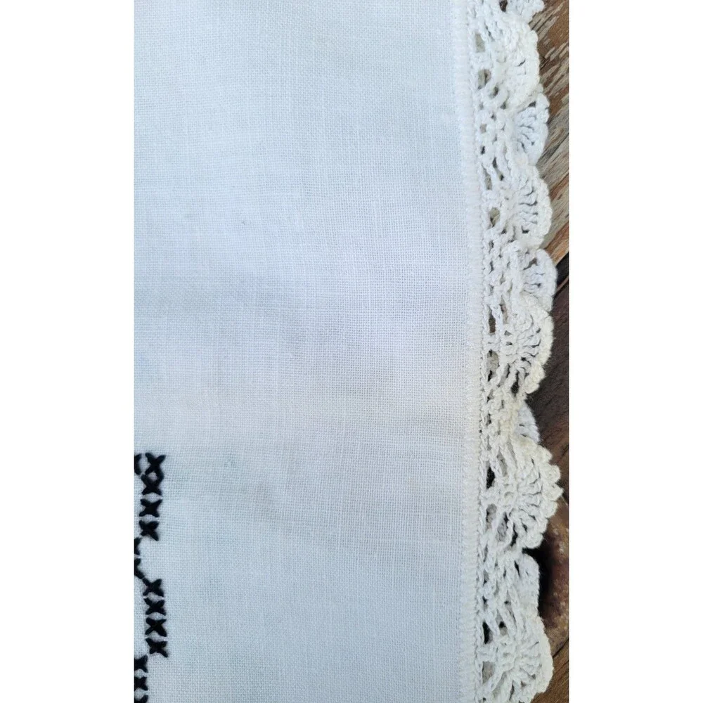 Vtg Embroidered KITTY CAT FLOWER BASKET Table RUNNER Dresser SCARF grannycore